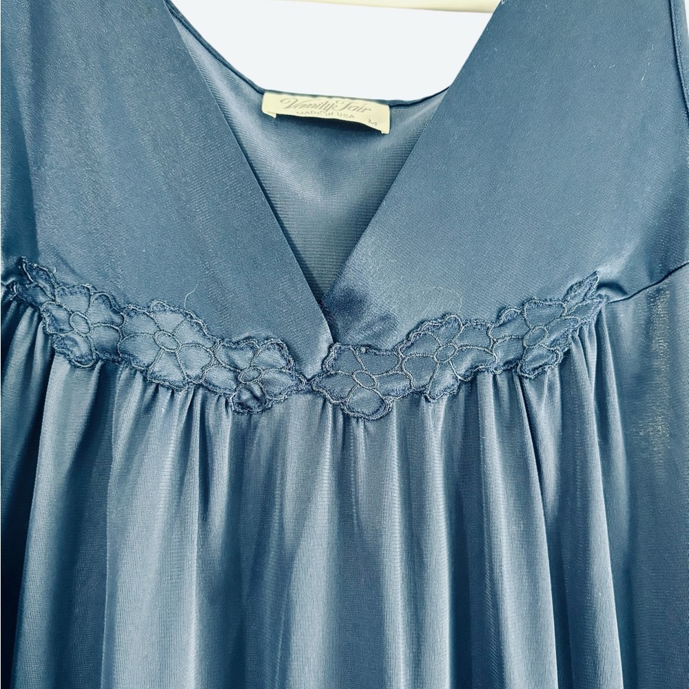 Vintage Vanity Fair Night Gown - Picture 9 of 11